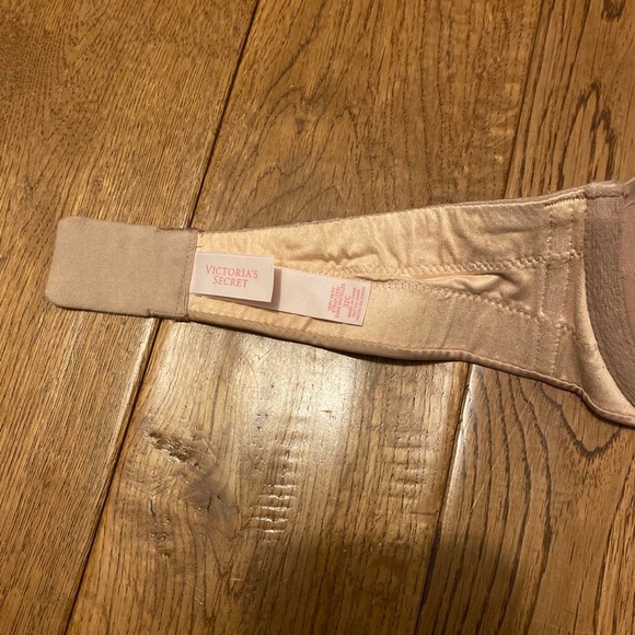 Victoria Secret Strapless Push Up Bra 32C - Picture 4 of 4